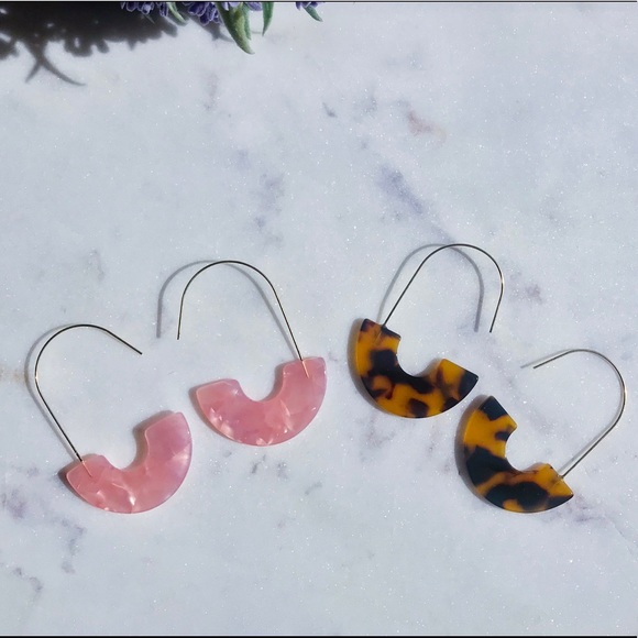 Tortoise shell dangle earrings - Picture 2 of 8